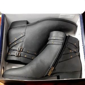 Chaps ankle boots size 8.5 black